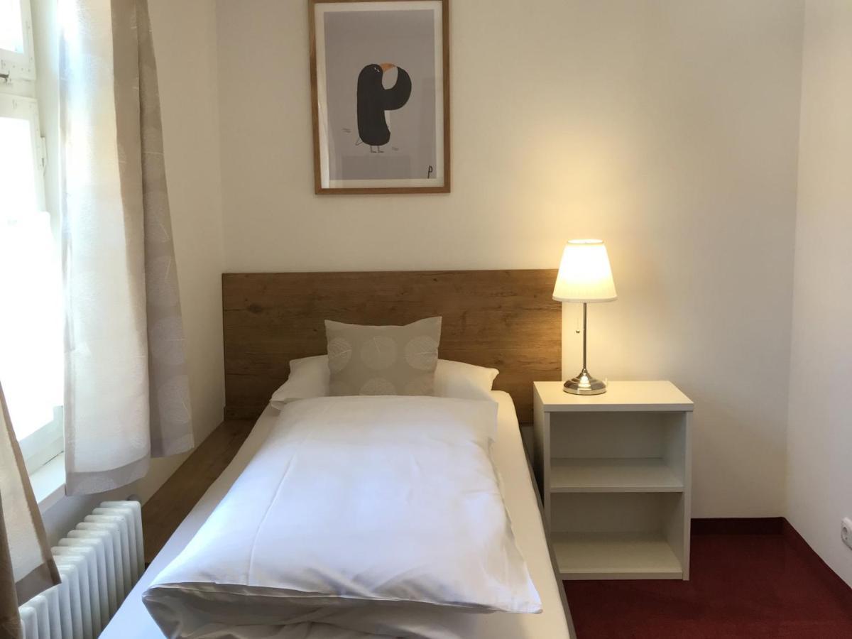 Hotel Hohe Schule Bad Überkingen Quarto foto